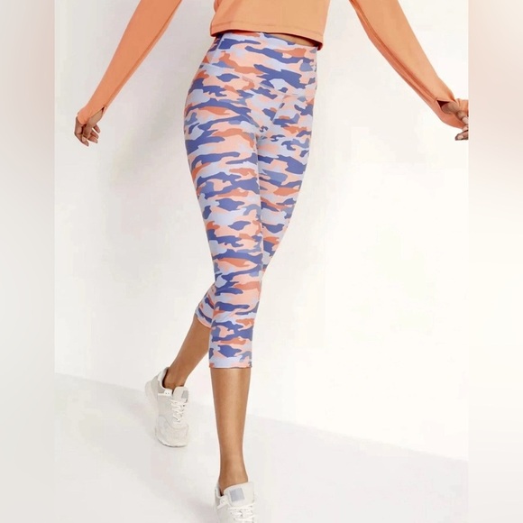 Women’s Old Navy Active High Waisted PowerPress Elevate Crop Camo Leggings Large - Picture 2 of 16